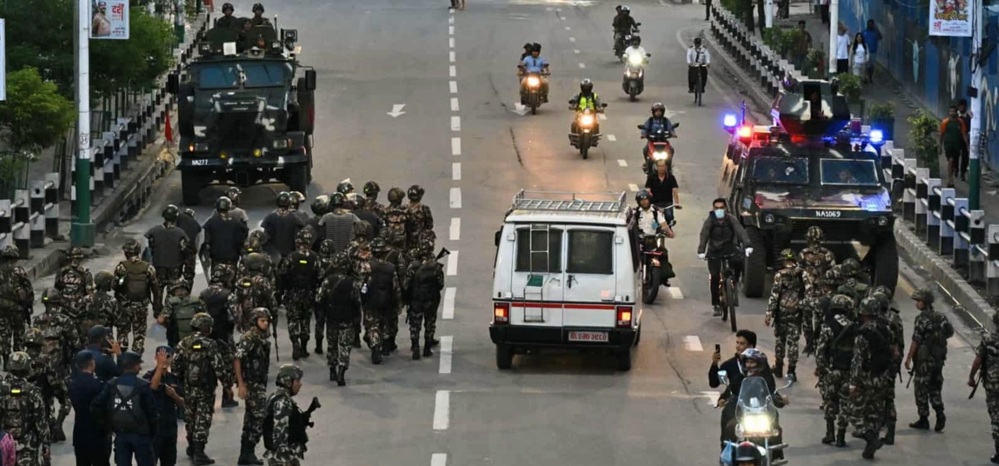 सेनाले आन्दोलनपछि नियन्त्रणमा लिएका निवर्तमान मन्त्रीहरुलाई गणबाट छोड्न थाल्यो,