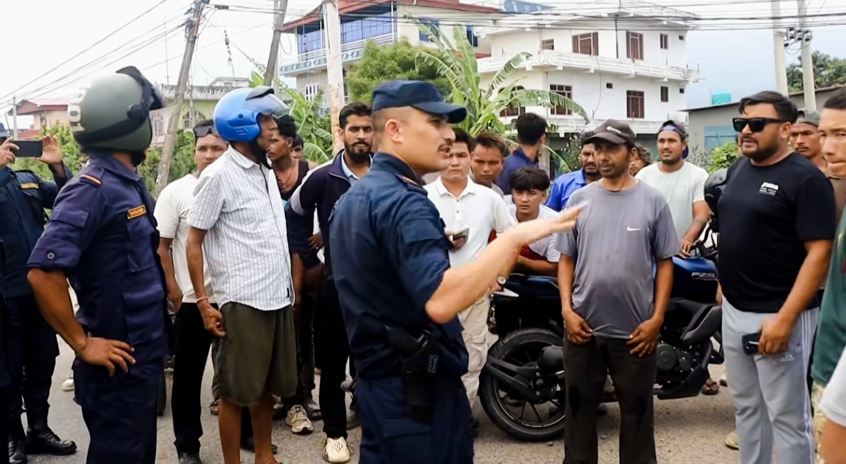 ईप्रका भालुवाङका इन्सपेक्टर पुष्करसिंह ऐरीकाे बहादुरी तथा उदाहरणीय कार्यले सरकारी सम्पत्ति जाेगियाे,