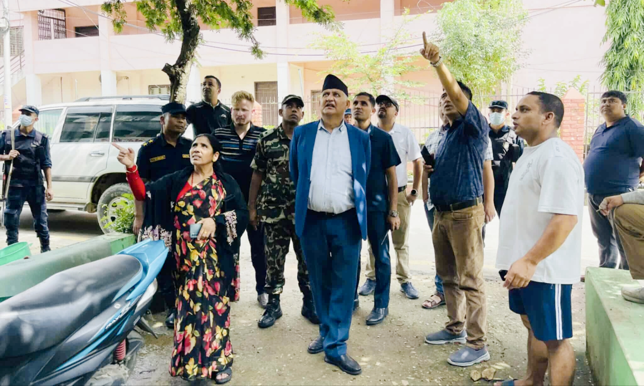 मुख्यमन्त्री आचार्यद्वारा आन्दाेलनका क्रममा ताेडफाेड आगजनी र लुटपाट गरिएका कार्यालयकाे निरीक्षण,