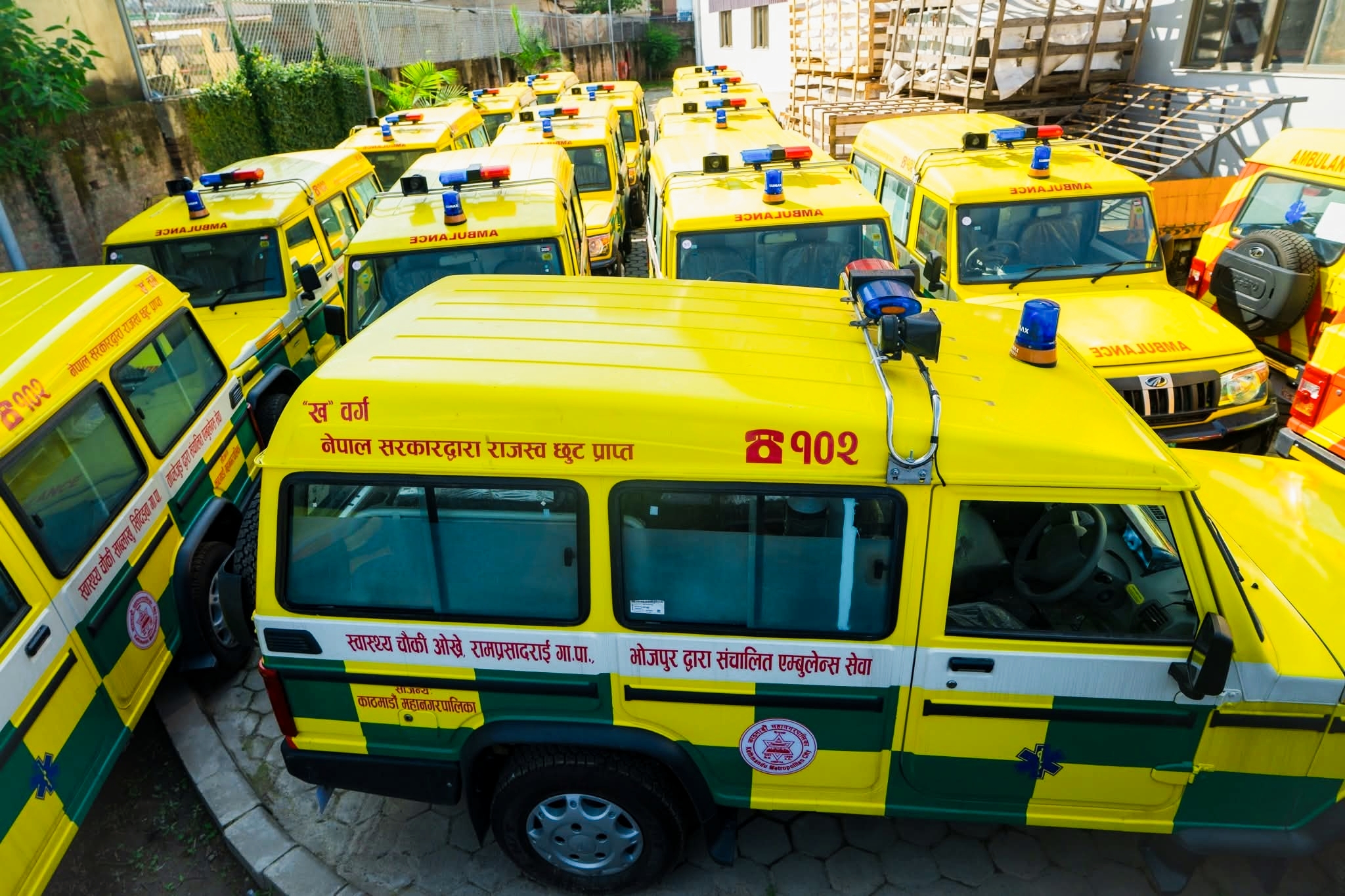 काठमाडौं महानगरपालिकाले दियो दुर्गम क्षेत्रका गाउँपालिकालाई नयाँ एम्बुलेन्स वितरण,