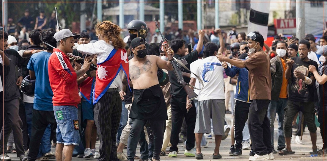 धमाधम पक्राउ पर्दै आन्दोलनमा सुरक्षाकर्मीको लुटेको हतियार लुकाएका ४ जना पक्राउ,