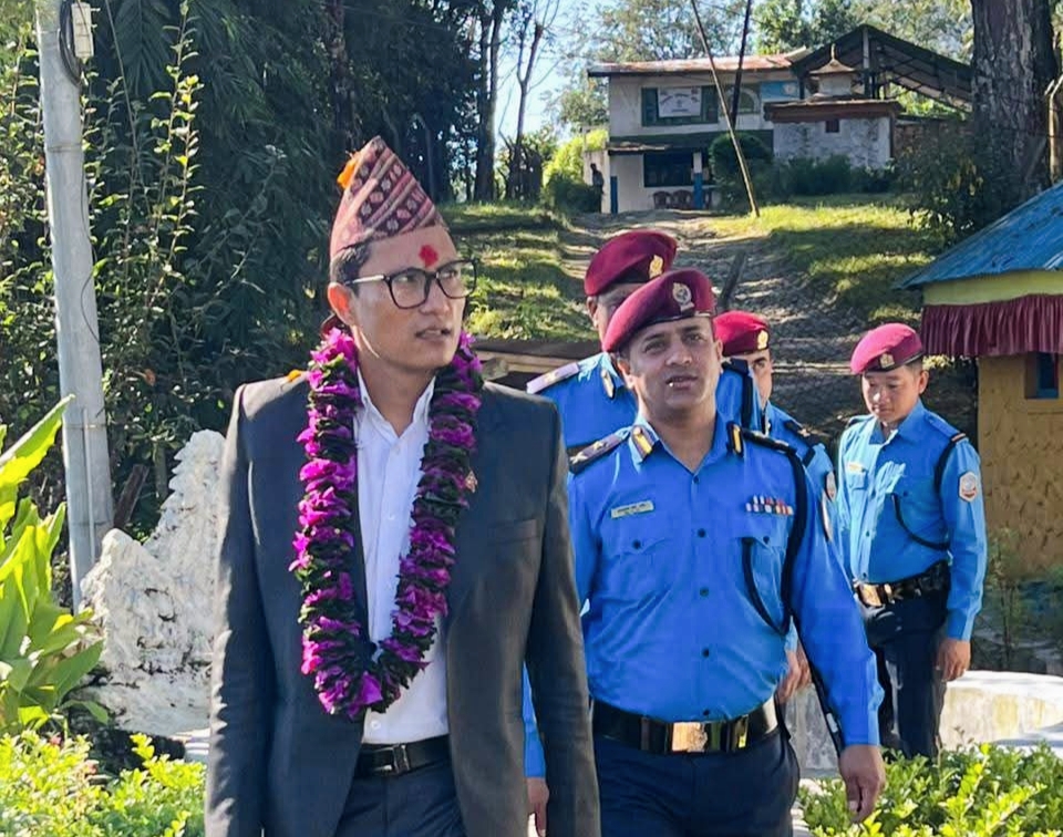 ओखलढुंगाका नयाँ प्रमुख जिल्ला अधिकारीद्वारा जिल्ला प्रहरी कार्यालयको निरीक्षण भ्रमण