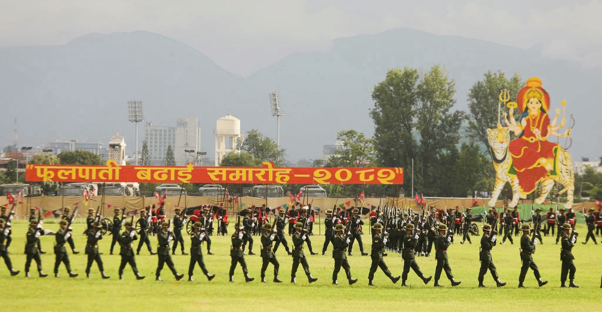 नेपाली सेनाले सैनिक मञ्च टुँडिखेलमा सोमबार दिउँसो फूलपाती बढाइँको आयोजना कार्यक्रम,