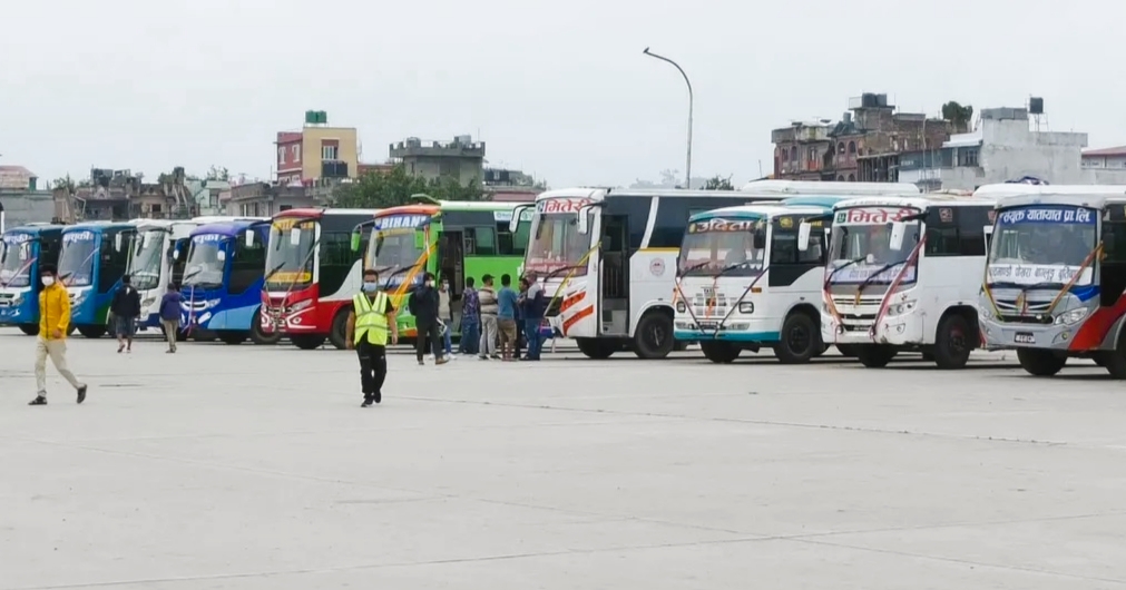 दसैंको चहलपहल सुरु भएसँगै पाँच लाख  भन्दा धेरैले संघीय राजधानी काठमाडौं छाडे,