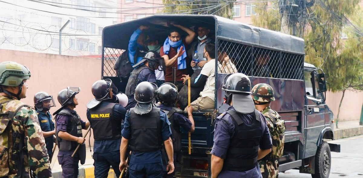 दाङ तुलसीपुर कारागारबाट भागेका कैदीबन्दीले फेरि गरे मान्छे मार्ने प्रयास गरे,