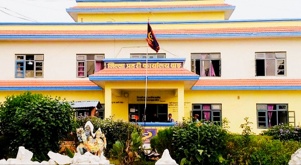 दाङमा टर्च-लाईट प्रहारबाट श्रीमानको हत्याको आरोपमा श्रीमति पक्राउ,