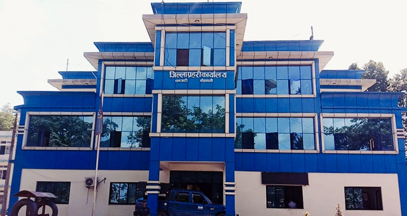 कैलालीमा एक युवकको बीभत्स हत्या गरेर दुई जना युवाहरु प्रहरीकोमा टाउको बोकेर गए,