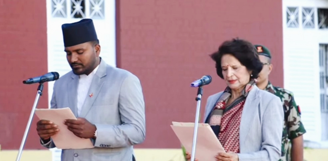 नवनियुक्त दुई मन्त्रीले लिए शपथ,