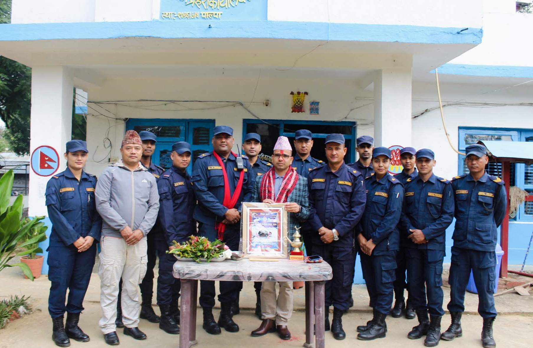 ईलाका प्रहरी कार्यालय रामपुर पाल्पाका प्रमुख प्रहरी निरीक्षक राम बहादुर नेपालीको भब्य विदाई