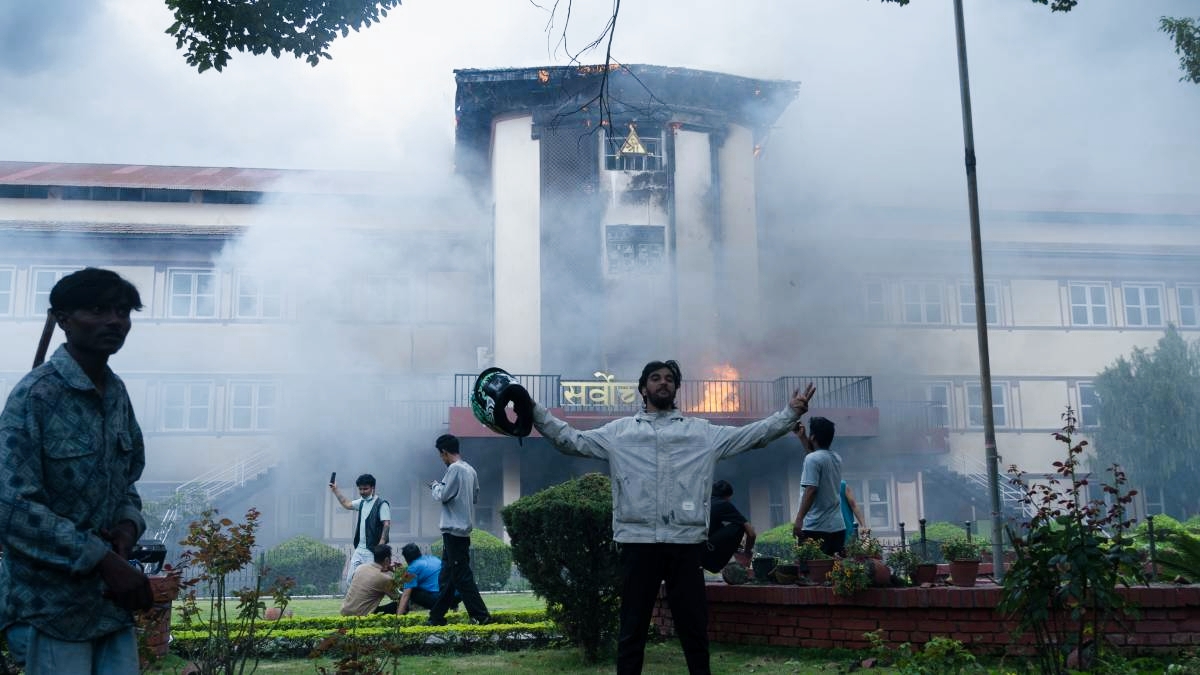 जेनजी आन्दोलन नाममा अदालतमा आगजनी तथा तोडफोड गर्ने विरुद्ध प्रहरीमा जाहेरी दिने निर्देशन,