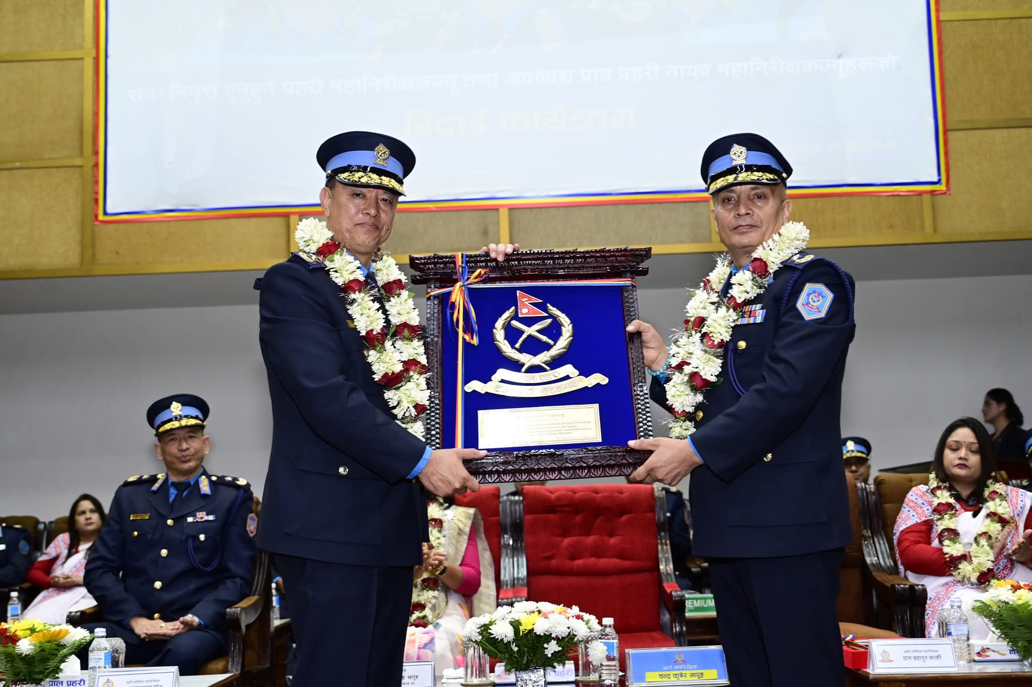 नेपाल प्रहरीको ३२ औं आईजीपी खापुङ ३० वर्षे सेवा पूरा गरी अवकाश, बिहीबार कार्कीले कमान्ड सम्हाल्ने,
