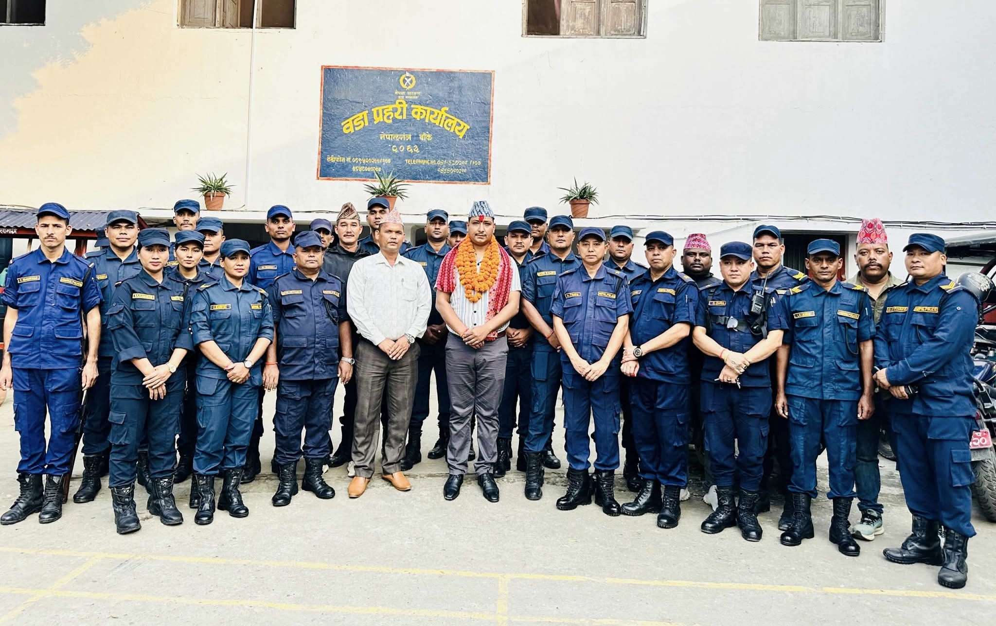 वडा प्रहरी कार्यालय नेपालगन्जका प्रमुख प्रहरी निरीक्षक इन्स्पेक्टर शेखर खड्काद्वारा पदभार ग्रहण,