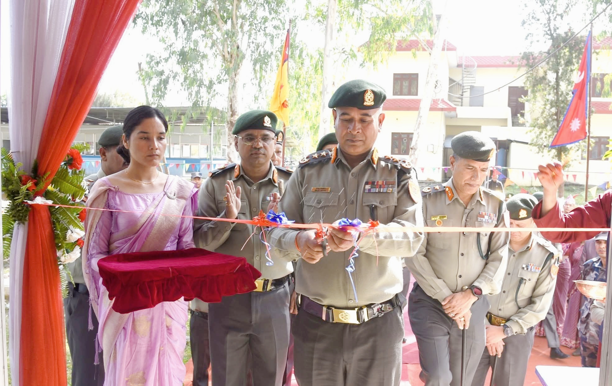 सशस्त्र प्रहरी महानिरीक्षक (आईजिपी) राजु अर्यालद्वारा नर्सिङ कलेजको उद्घाटन,