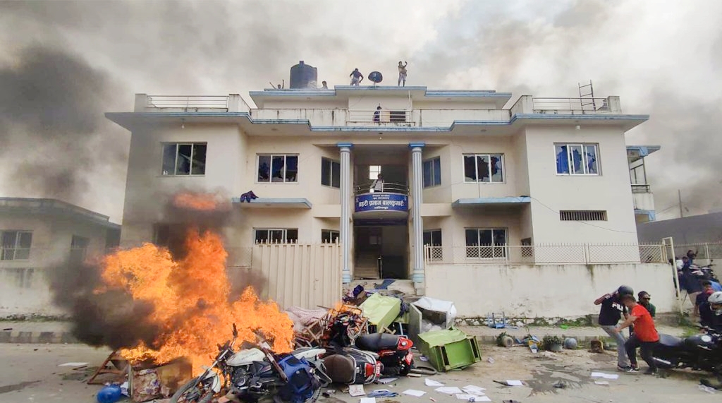 जेनजी आन्दोलनको क्रममा प्रहरी कार्यालयहरु तोडफोड र आगजनी गर्नेहरु धमाधम पक्राउ पर्दै,