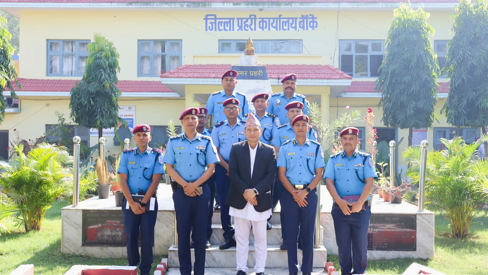 बाँकेका प्रमुख जिल्ला अधिकारी दिल कुमार तामाङ्द्वारा जिल्ला प्रहरी कार्यालय बाँकेको अनुगमन,