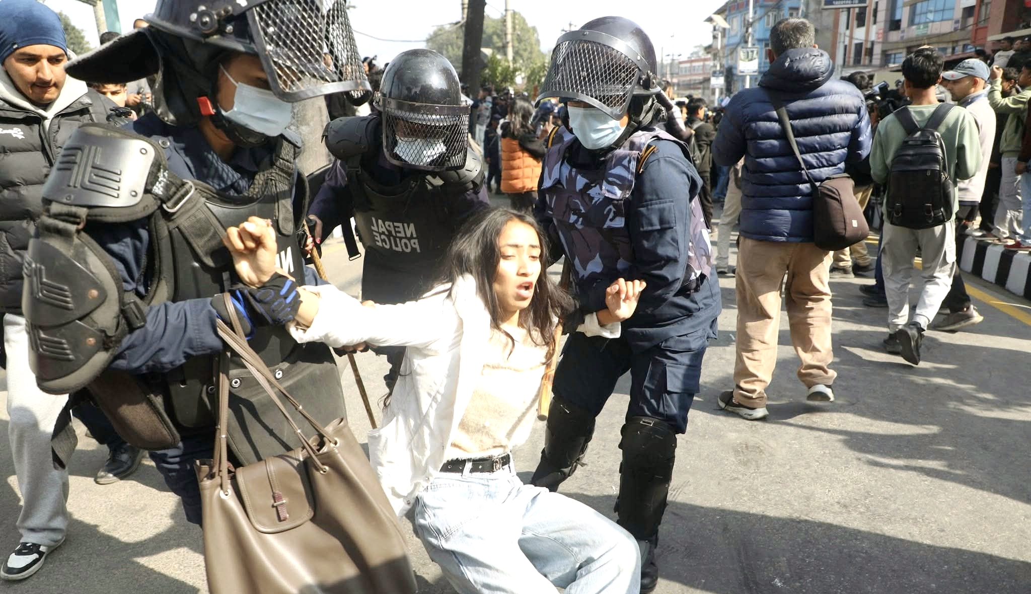 मिराज ढुङगना नेतृत्वको जेनजी समूहको प्रदर्शनमा धमाधम पक्राउ,