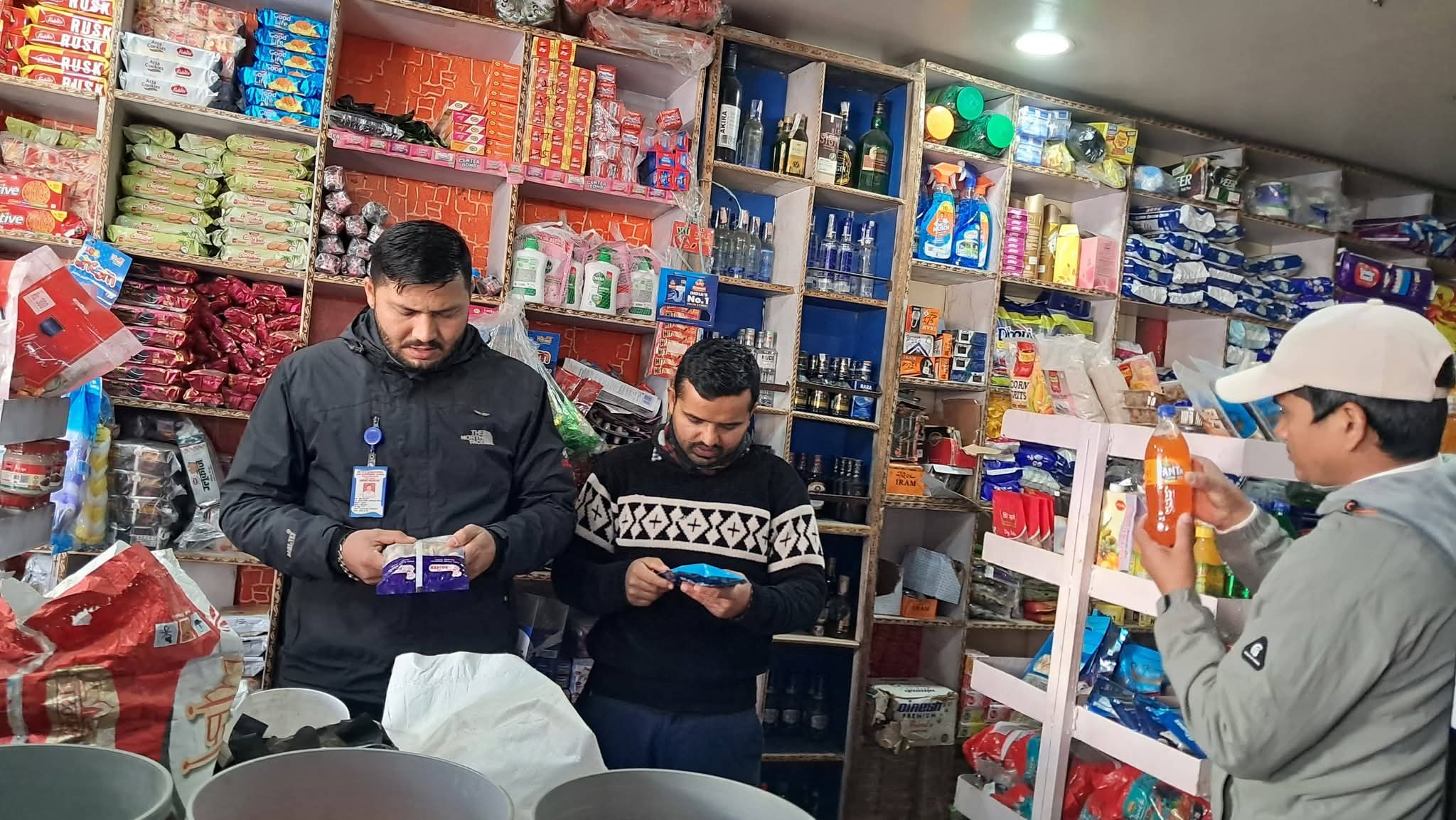 घोराही उपमहानगरपालिकाद्वारा किराना तथा जनरल स्टोरहरुको अनुगमन निरंतरता