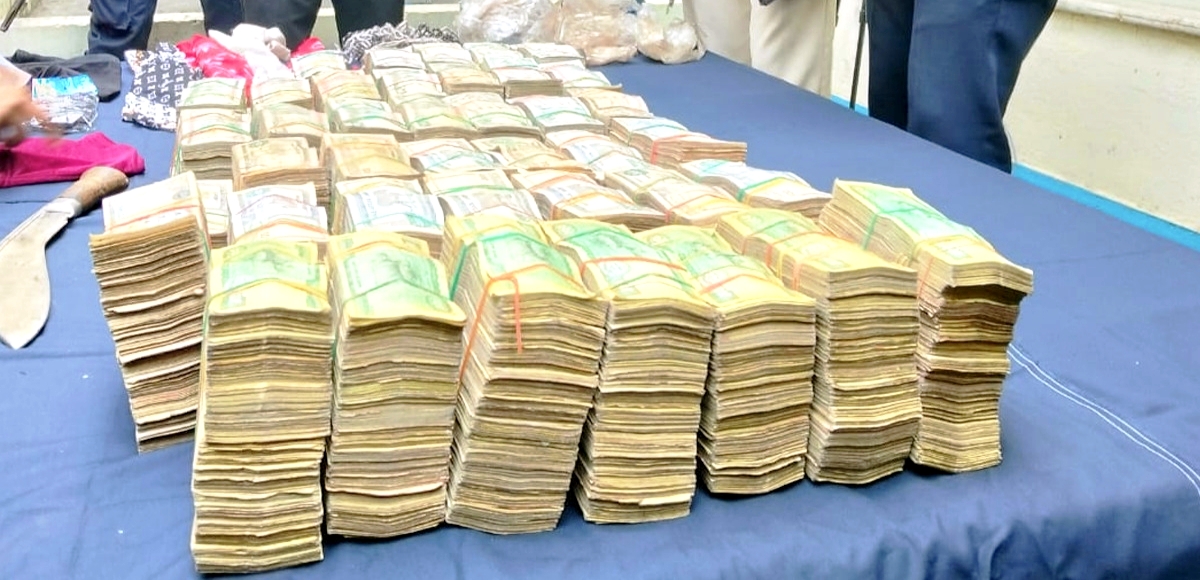 सुन्धुली एसबीआई बैंक लुटपाटमा घर धनीकै संलग्नता ७ जना पक्राउ,