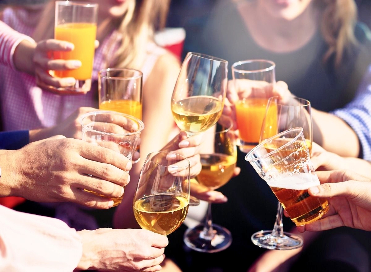 दिनहुँ मदिरा सेवन बानीले निम्त्याउन सक्छ धेरै प्रकारका क्यान्सरको जोखिम,