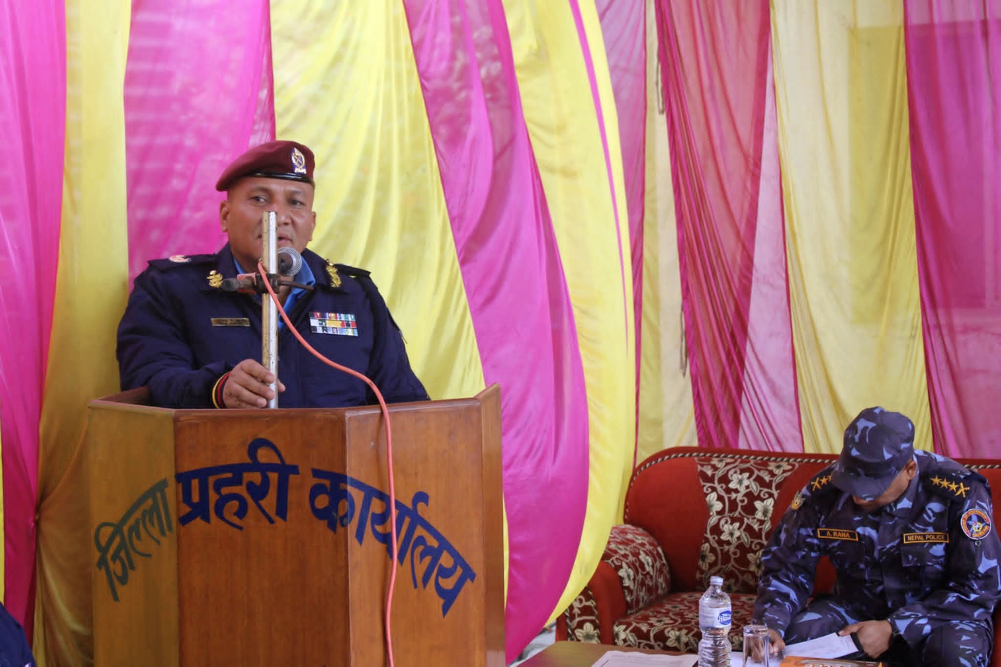 लुम्बिनी प्रदेश डिआईजी भुपेन्द्र बहादुर खत्रीद्वारा जिल्ला प्रहरी नवलपरासीको निरीक्षण,