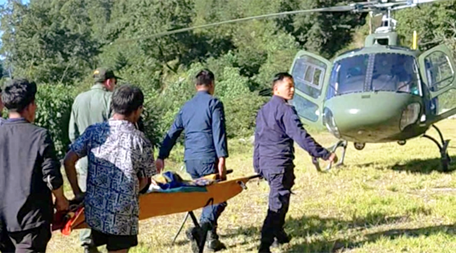 रारास्वपा बरिष्ठ नेता बालेनको चुनावी प्रचारका लागि अछाममा एकजना बेहोस हेलिकप्टरबाट काठमाडौं लगियो,