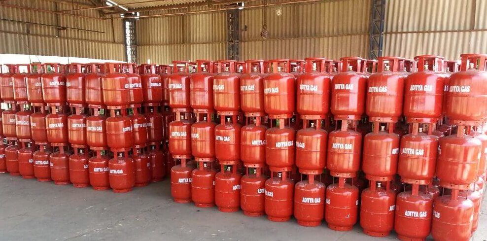भारतबाट ग्यास आयात हुन नसक्दा नेपाली बजारमा आपूर्ति उपभोक्ताहरुमा अभाव,