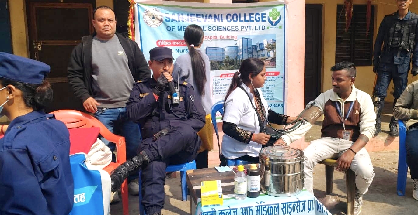 वडा प्रहरी नेपालगन्जको आयोजनामा बागेश्वरी मन्दिर परिसरमा नि:शुल्क स्वास्थ्य परीक्षण,