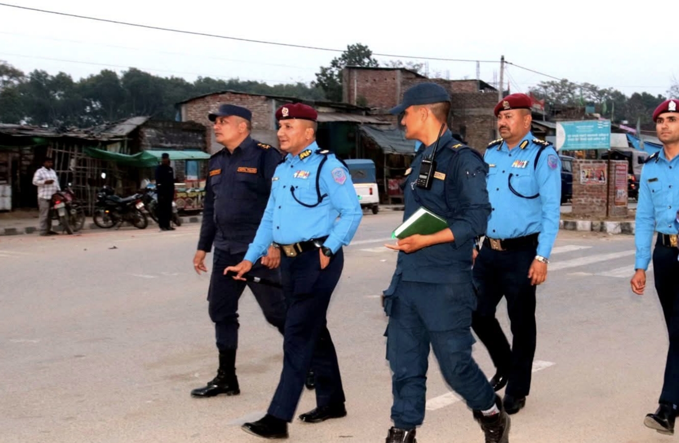निर्वाचन सुरक्षा तयारीलाई दृष्टिगत गर्दै लुम्बिनी प्रदेश प्रहरी प्रमुख डिआईजी भुपेन्द्र खत्रीद्वारा अनुगमन,