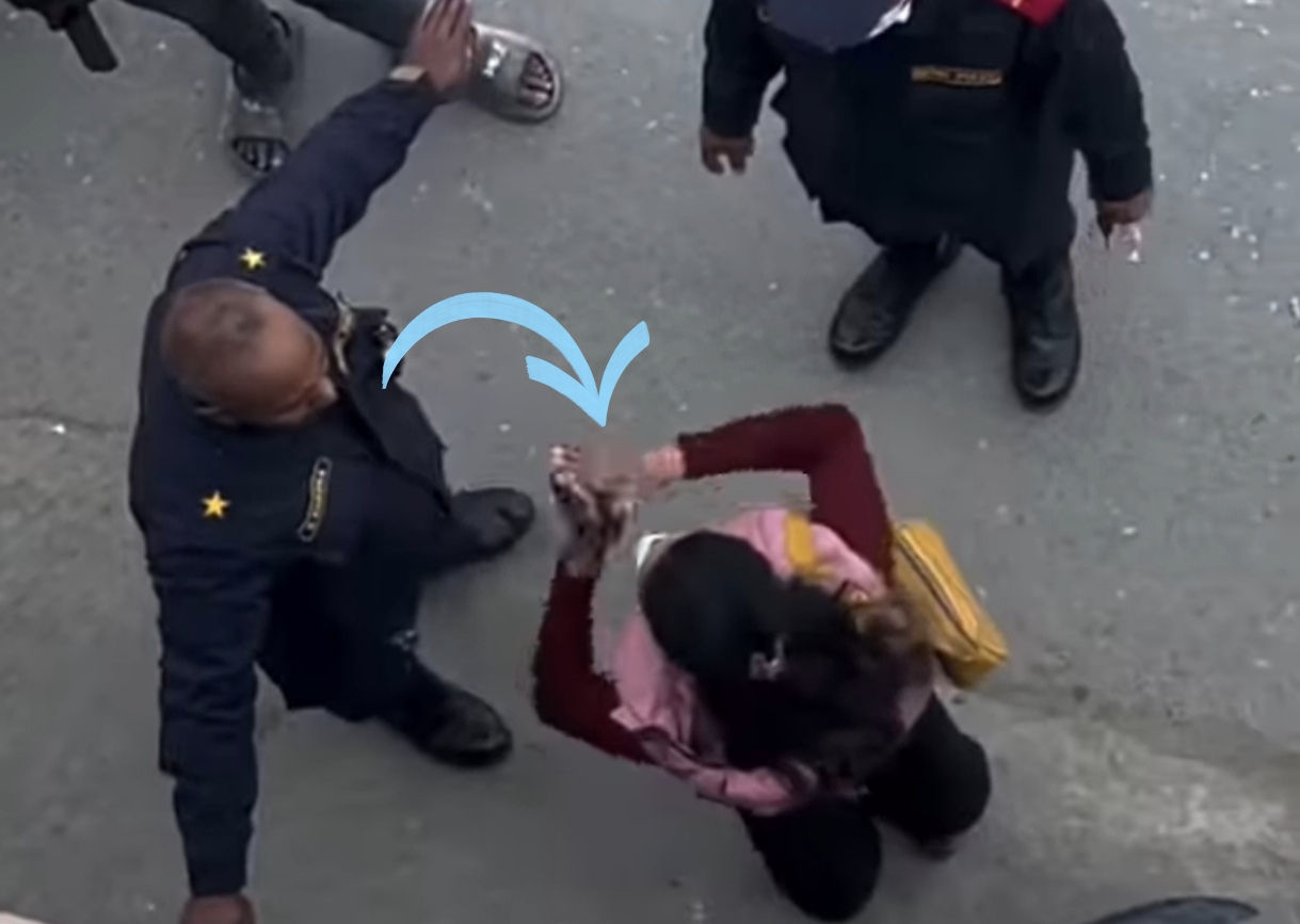 डिउटीमा खटेका प्रहरीलाई खाते भनेपछि प्रहरी र महिलाबीच वि’वाद महिलाले हात जोडेर मागिन् माफी,