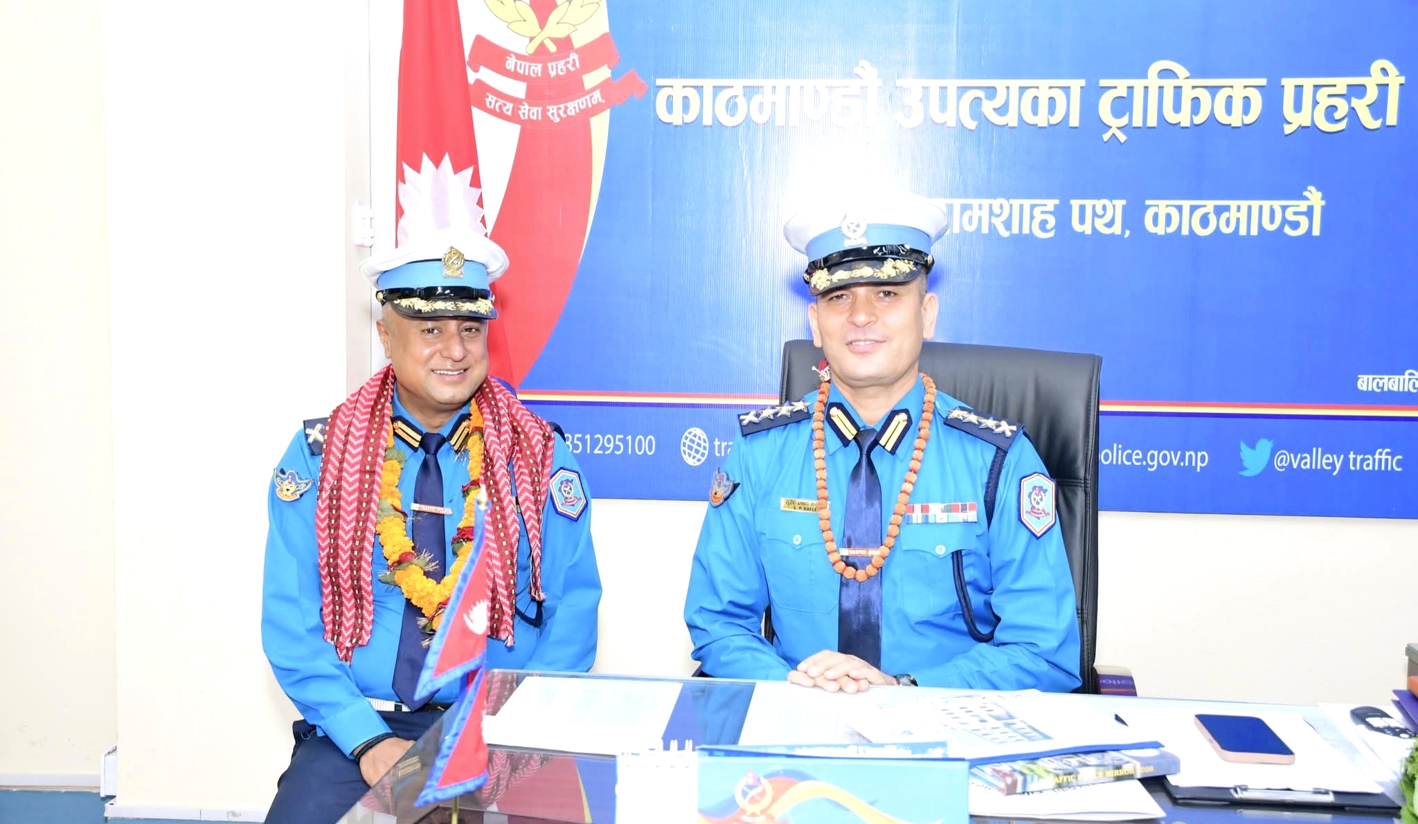 काठमाडौं उपत्यका ट्राफिक प्रहरी नयाँ प्रमुख एसएसपी सुरेश प्रसाद काफ्ले पदभार ग्रहण,
