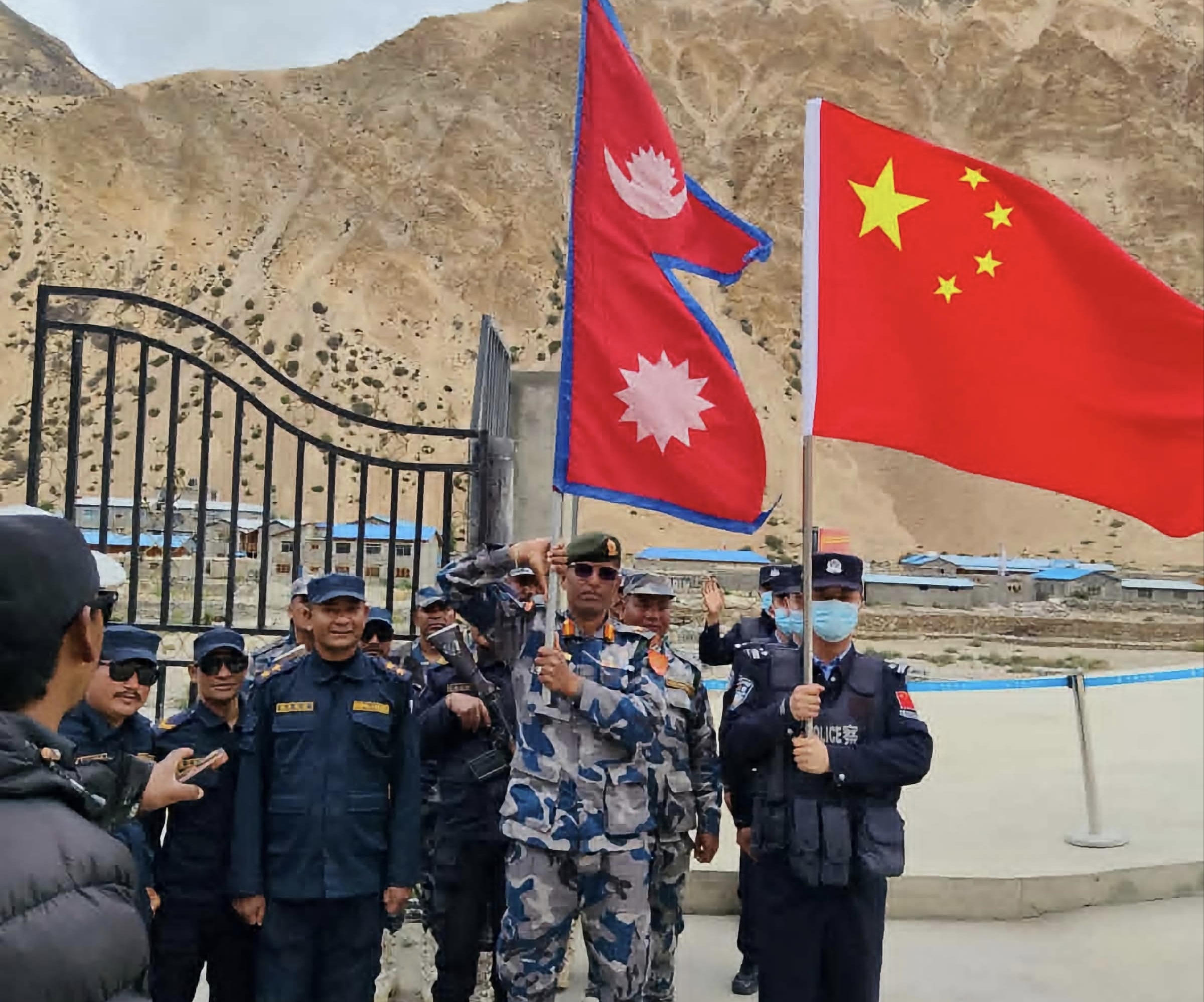 हुम्लाको हिल्सा नाकामा सशस्त्र प्रहरी नेपाल प्रहरी र चीन प्रहरीको संयुक्त सुरक्षा गस्ती,