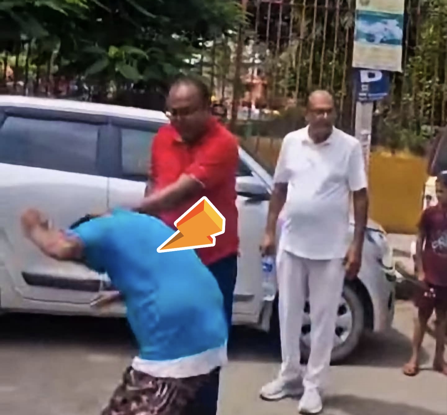 जनकपुरमा गाडीमा अटोरिक्सा छोएको निहुँमा चालकलाई कुटपिट,गर्ने भारतीय नागरिकमाथि कारबाहीको माग